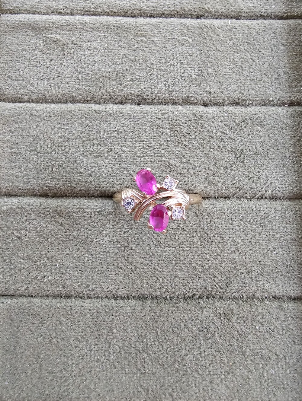 Vintage Avon Ring Size 7/8